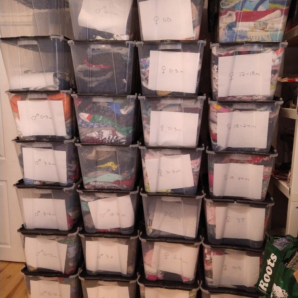 4 kids items mystery box